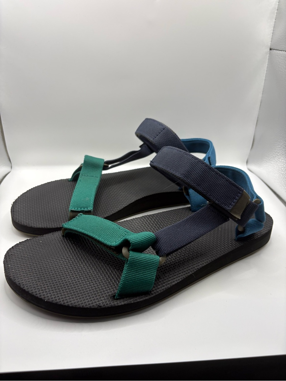 Teva Men's Original Universal
Sandal- LOOK AT THIS STYLE! size 10